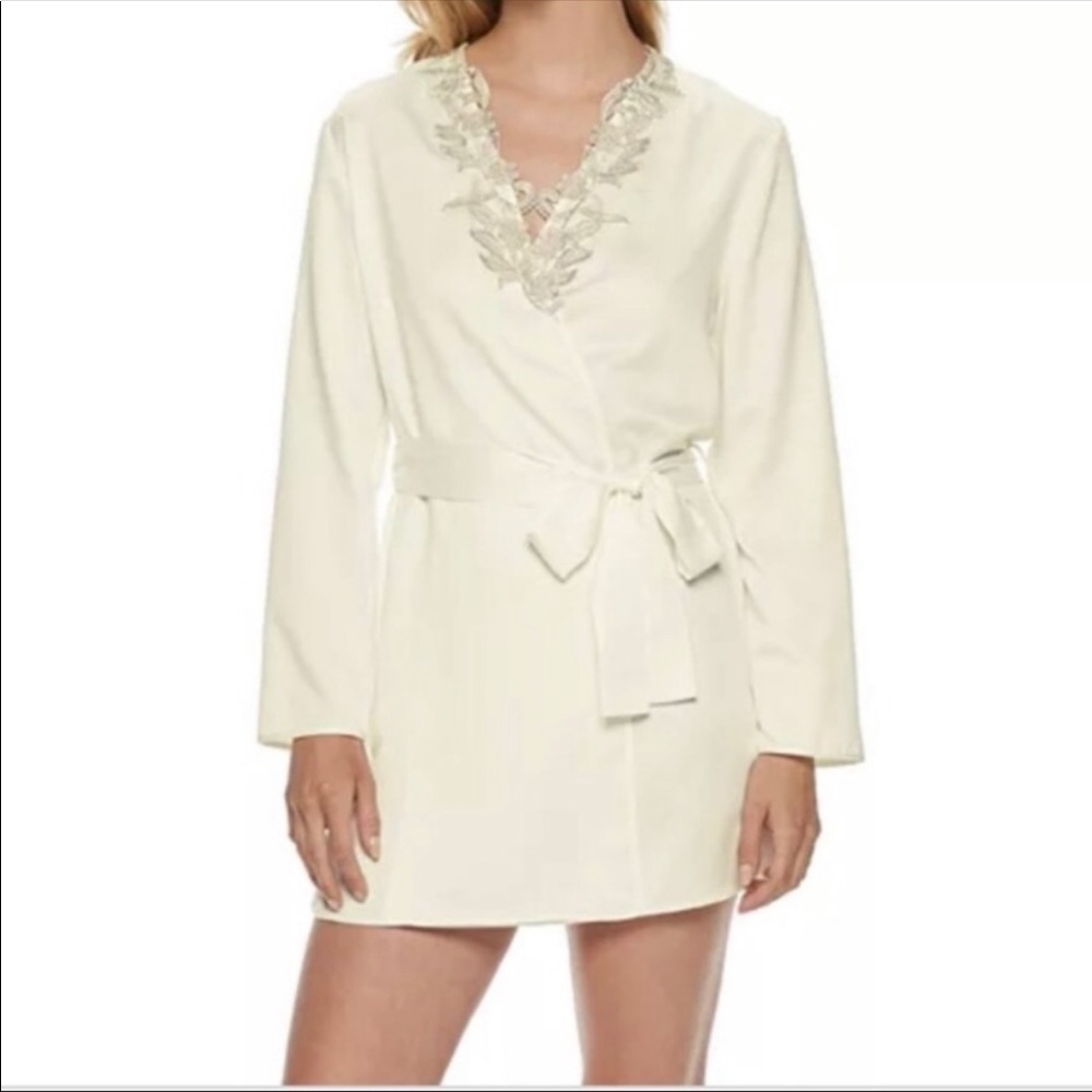 Stella Cover Up Robe
FLORA BY FLORA NIKROOZ